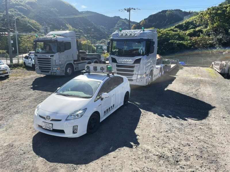 先導車ドライバー